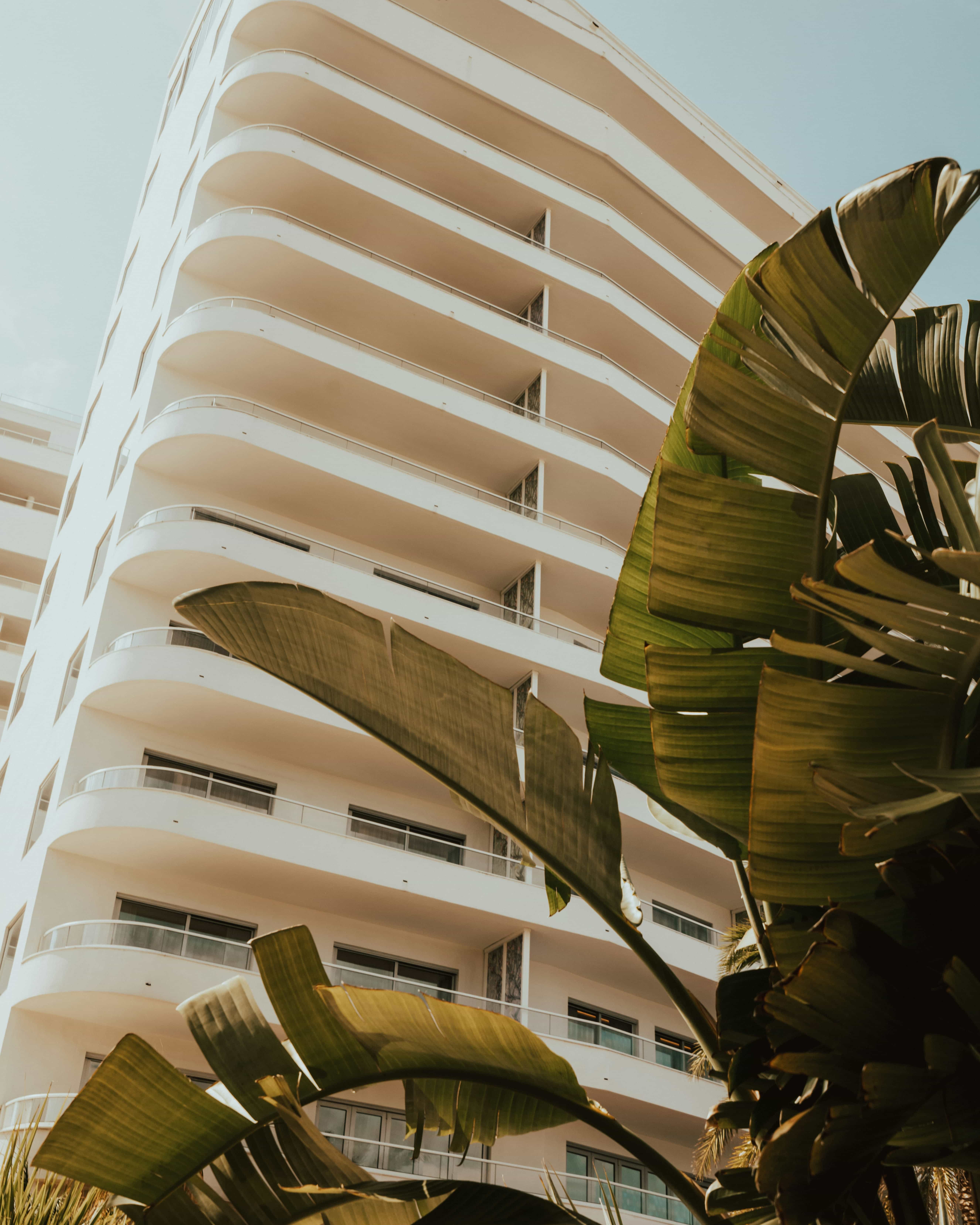 Resort & Hotel Stays